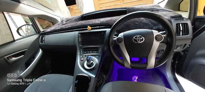 Toyota Prius 2011 9