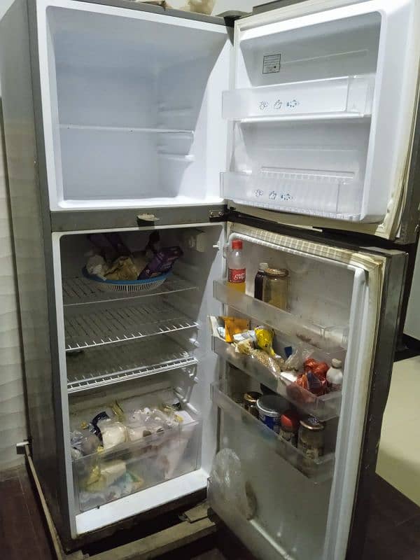 Haier 12 CFT Fridge for sale urgently 1