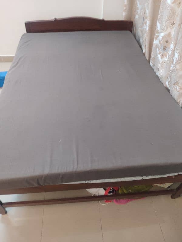 Selling single bed with mattress 0