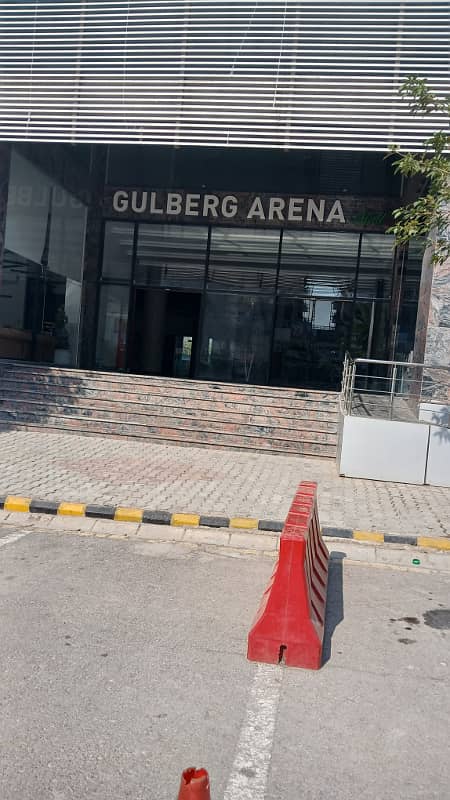 Prime location Gulberg Arena Mall in Shop Available for Rent 4