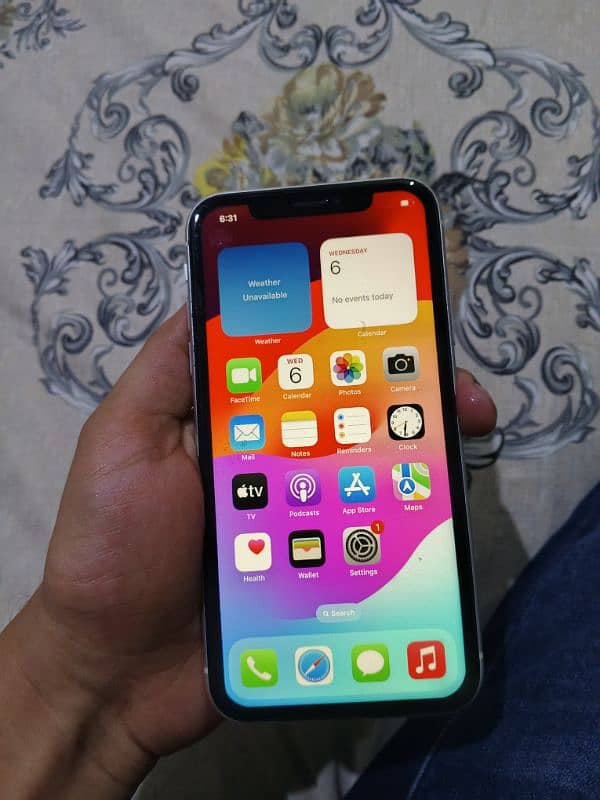 iphone XR (128) GB 5