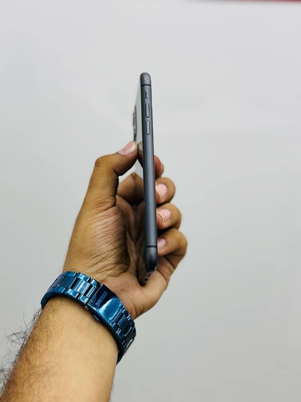 Iphone 11 FU 64gb Non PTA 4