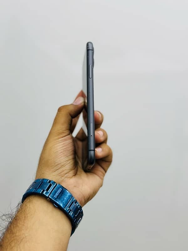 Iphone 11 FU 64gb Non PTA 5