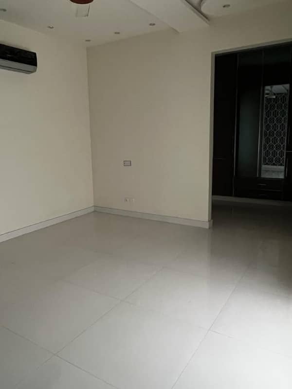 With gas Luxurious 1 kanal upper portion is available for rent 11