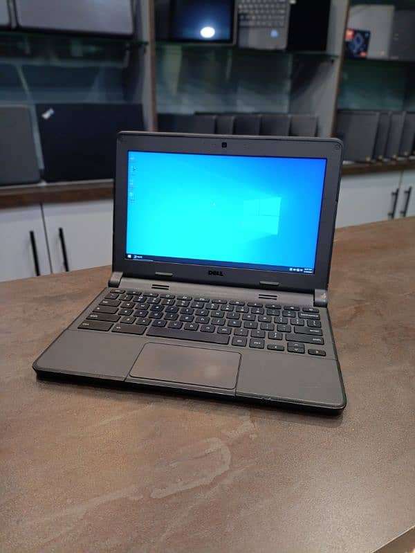 Dell Chromebook / Laptop Windows 10 lite 11