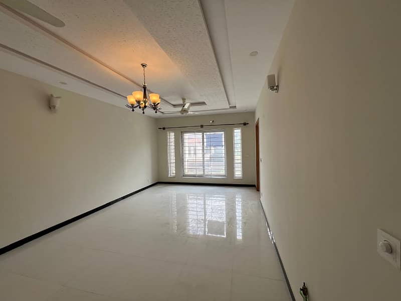 14 Marla ground portion for Rent in G13-3 6