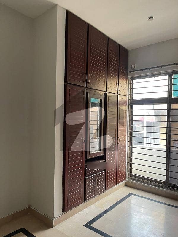 10 Marla Upper Portion On Rent In G-13/3 4