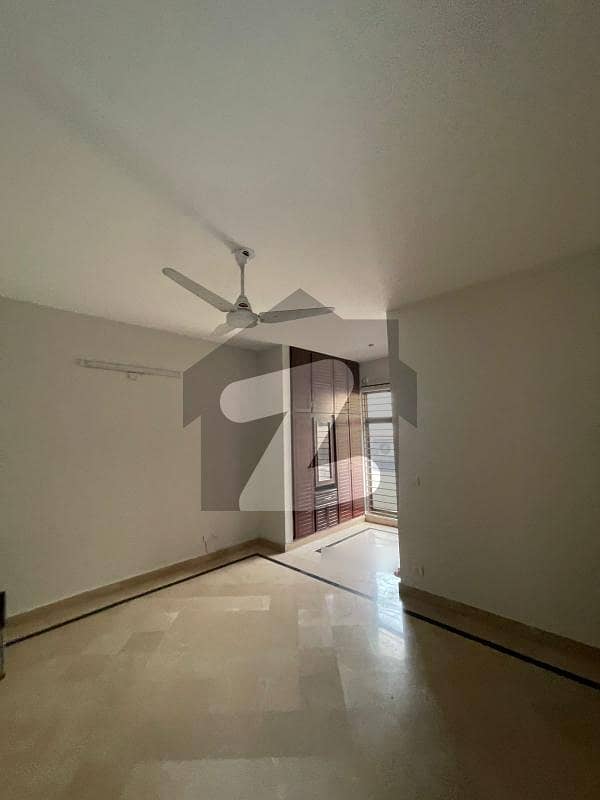 10 Marla Upper Portion On Rent In G-13/3 5