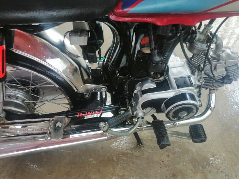 Bike for sale on my name Islamabad Golden 2 digit nmbr for sale 15