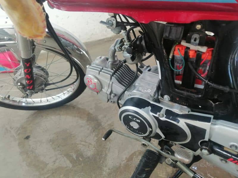 Bike for sale on my name Islamabad Golden 2 digit nmbr for sale 17