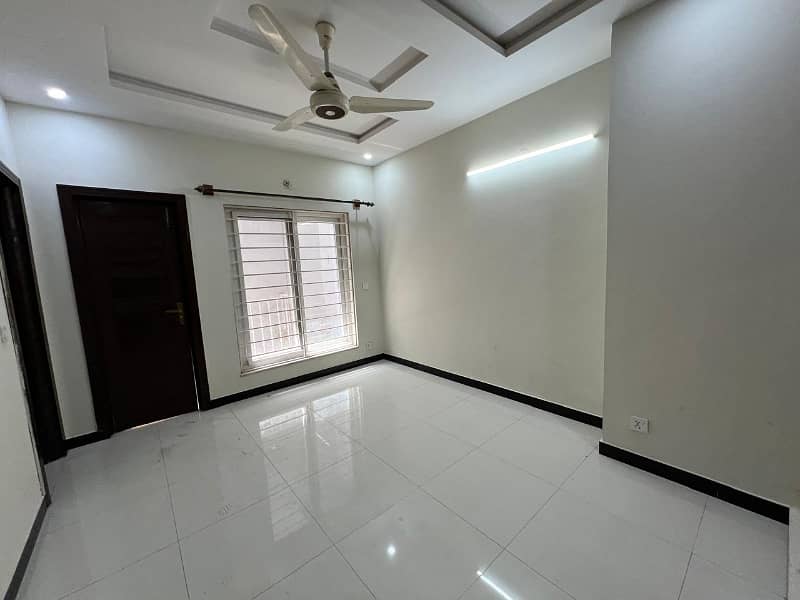 14 Marla Lower Portion For Rent In G-13/3 2