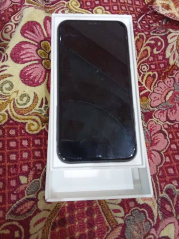 iphone 11 64 gb 96 health all ok 10 by 10 condition 1