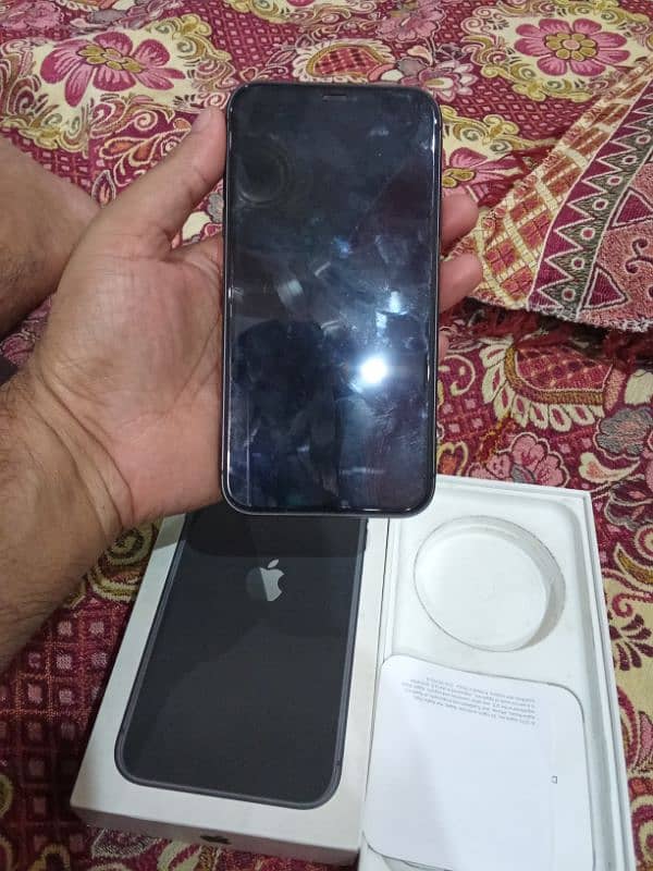 iphone 11 64 gb 96 health all ok 10 by 10 condition 5