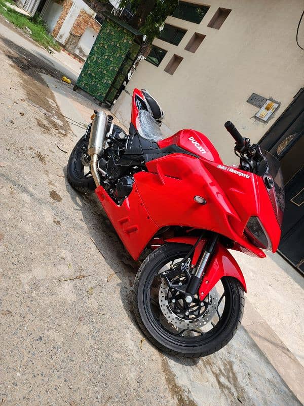 DUCATI 1