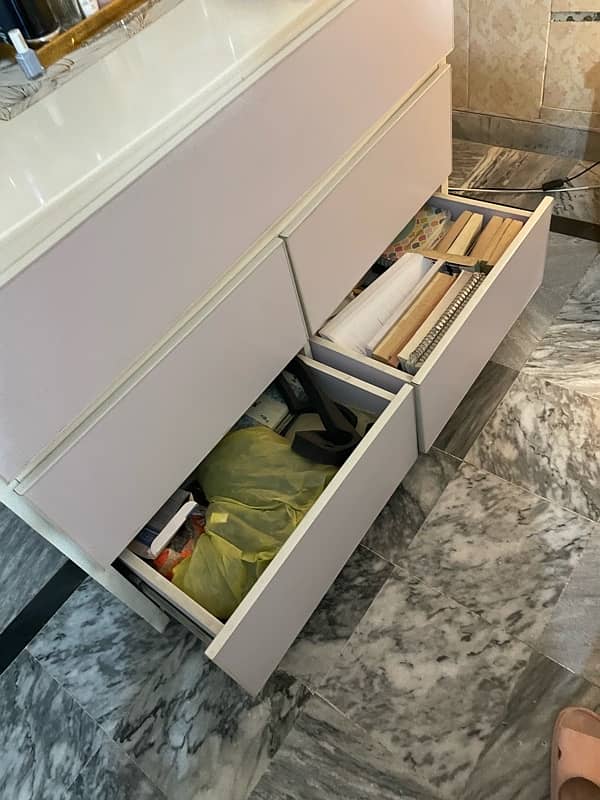 All white dressing table in great condition with mirror 6