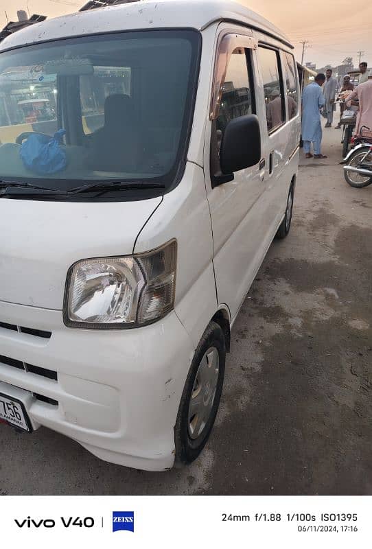 Daihatsu Hijet 2009 1