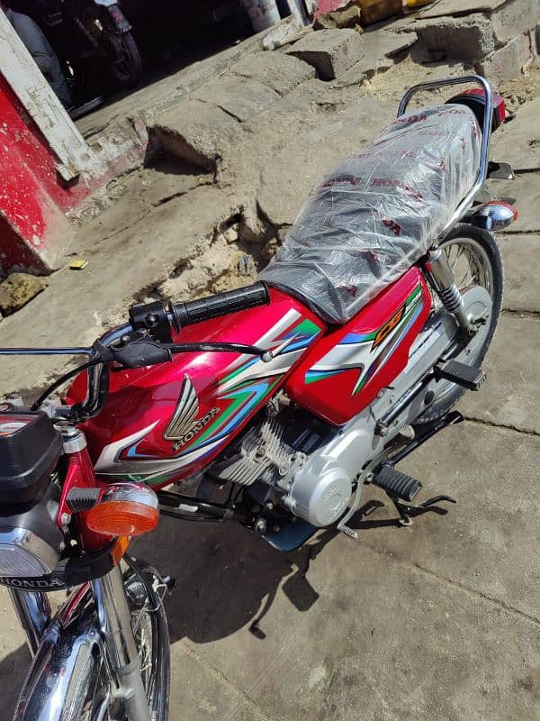 Honda 125 model 2023 red 1