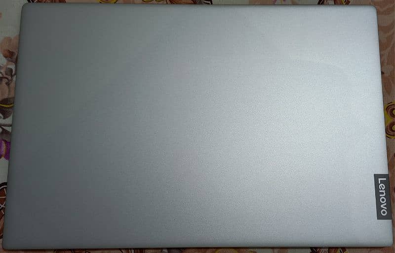 Lenovo IdeapadS340 8th Gen Core i5 08GB 256GB SSD PlatinumGrey 3