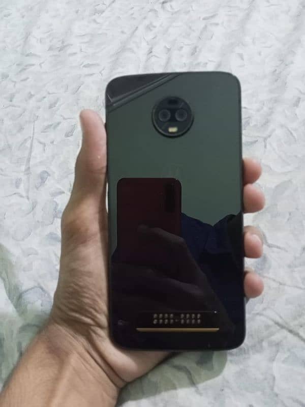 Moto Z3  (Sim working) 3