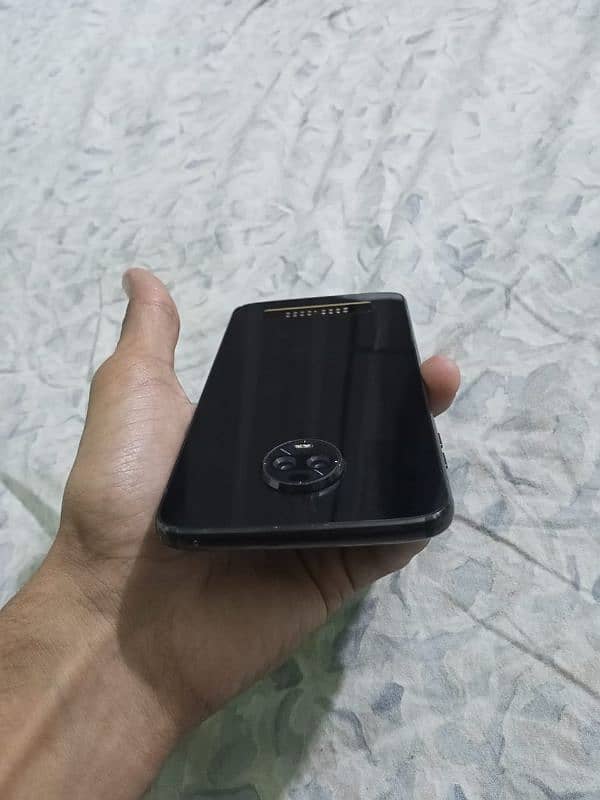 Moto Z3  (Sim working) 5