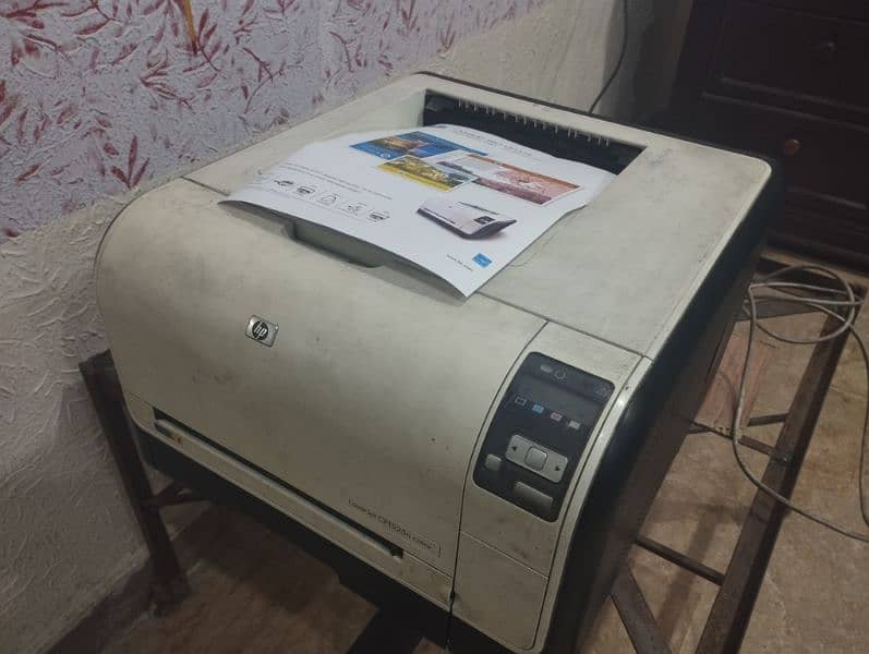 hp LaserJet CP1525n Color printer 0