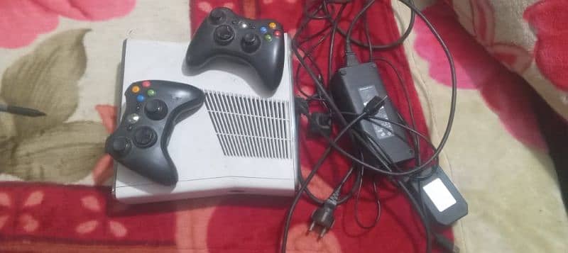 XBOX 360 Slim 0