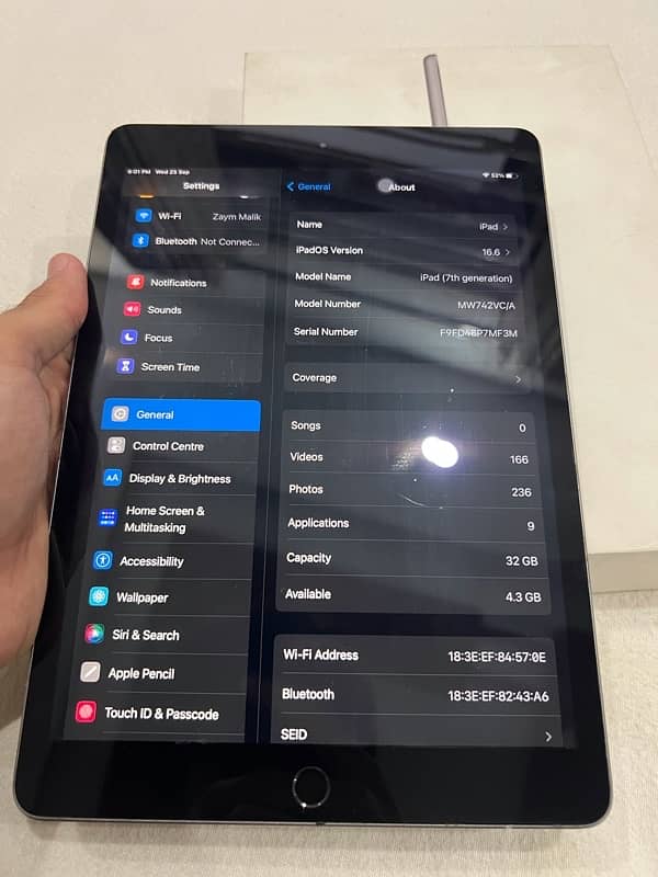 Ipad 7th Generation For urgent sale with box 6