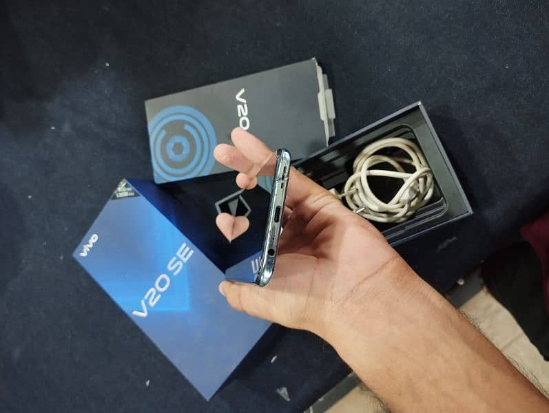 Vivo v20 SE urgent sale 5