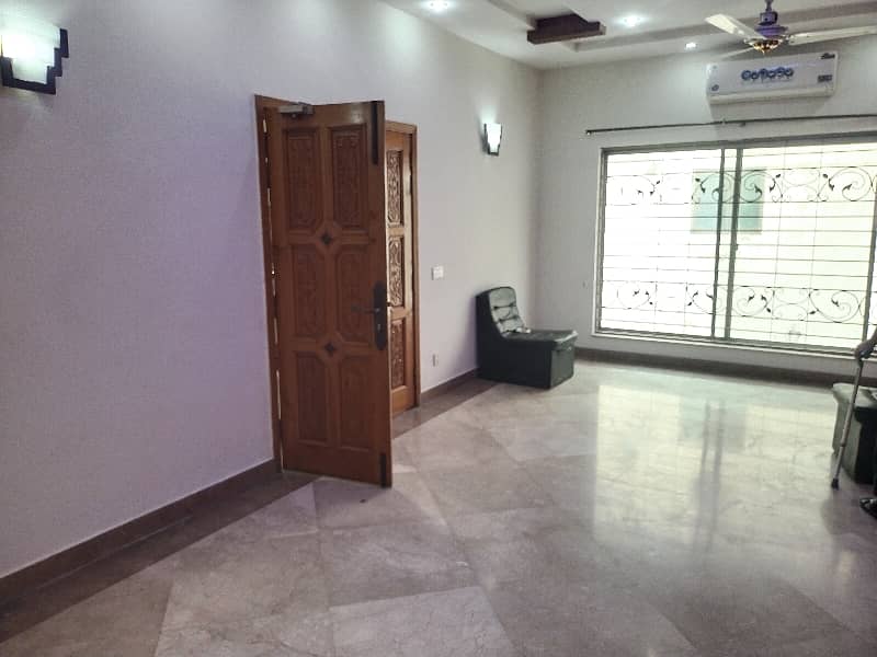 1 Kanal beautiful Upper Portion Available For Rent in DHA Phase 4 Lahore 16