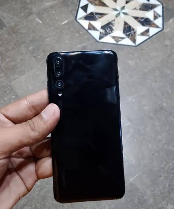 Huawei p20 pro 6/128. exchange possible 0