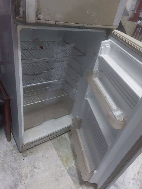 good condition fridge. 1