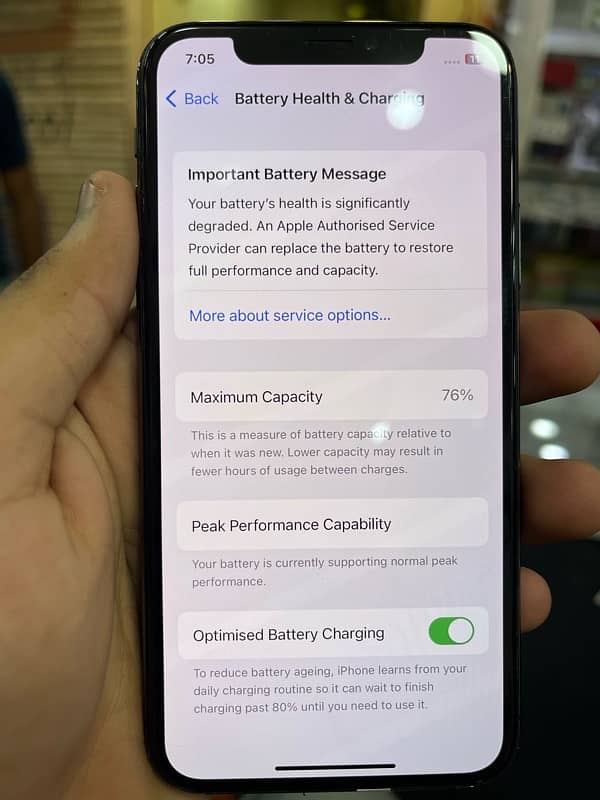 Iphone xs 64 gb non pta Battery health : 76% 3