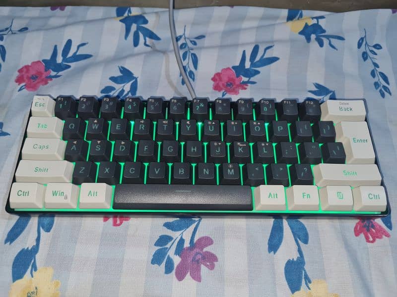 71 keys gaming keyboard with a great sound 3