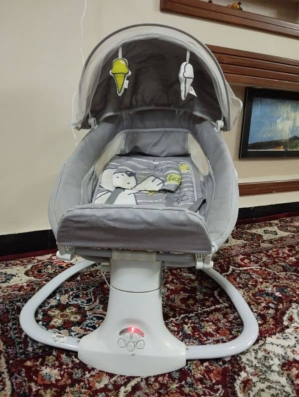 Mastela 3 in 1 deluxe multi-functional bassinet 2