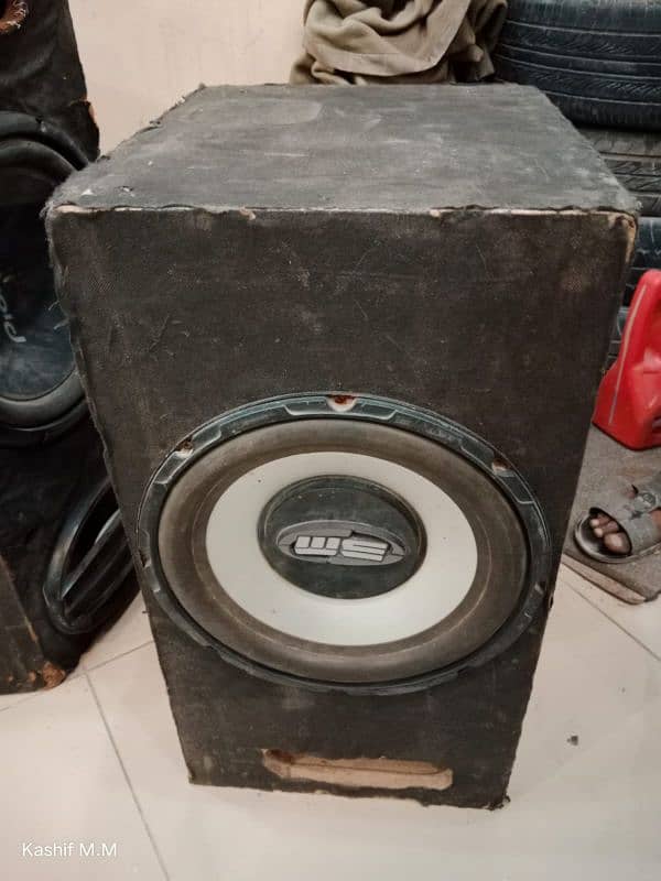 booshmen woofer and 4channel amplifier peti 3