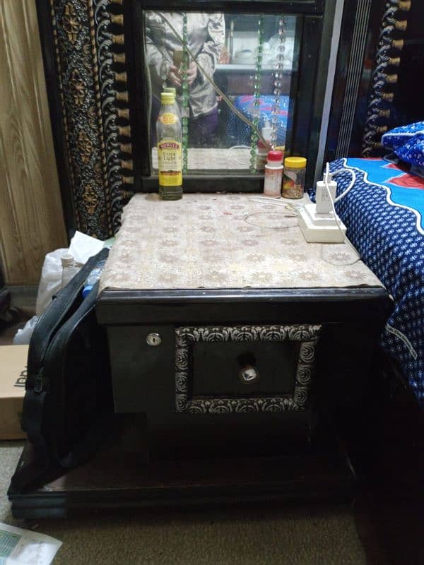 beautiful Bed side table and SHOW CASE 1