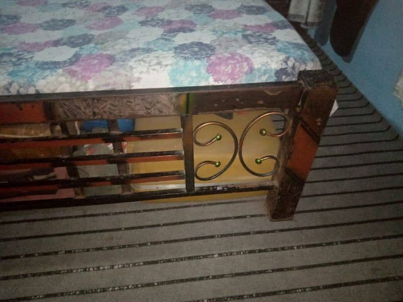 Bed with mattress 4