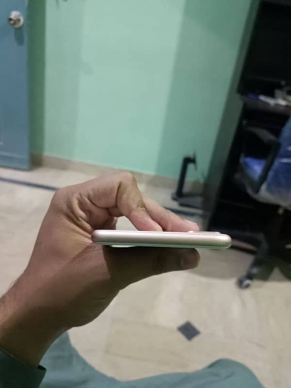 I Phone 8 Plus (256GB PTA Approved) 3