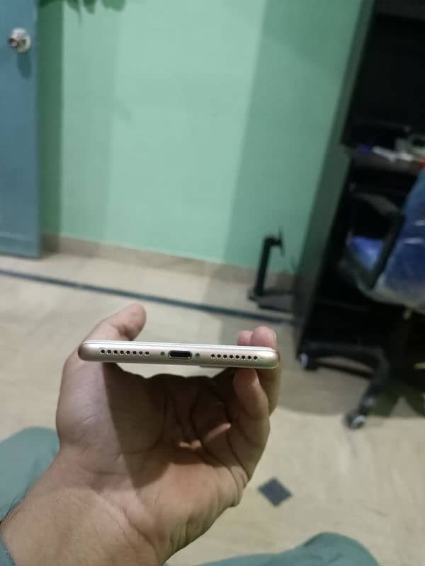 I Phone 8 Plus (256GB PTA Approved) 4