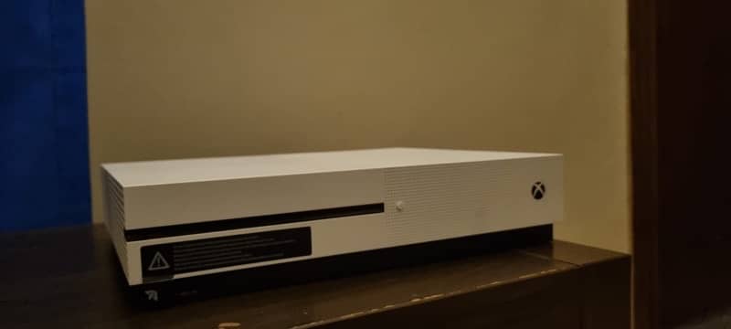 xbox One S 0