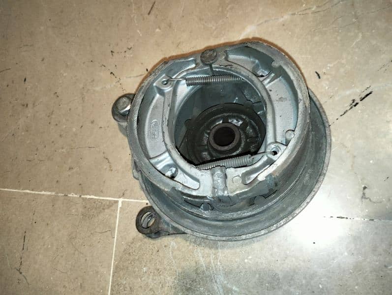 cg 125 1998 model Rim hub spoke brake plate 8