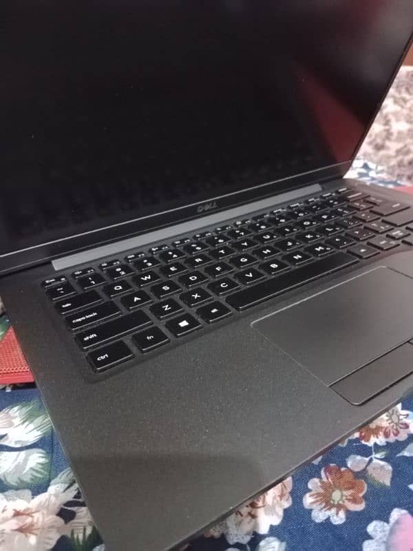 Dell Latitude 7400 Laptop - Core i5 8th Gen 2