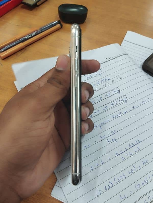 iPhone 11 pro (PTA Approved) 5