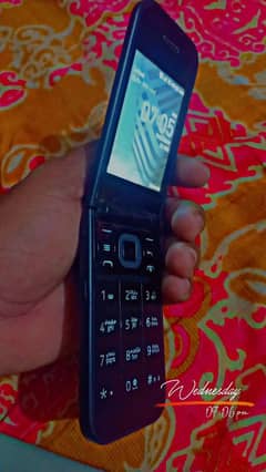 nokia 2720 flip phone