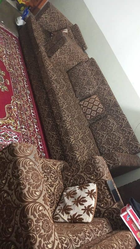 selling sofa set 2