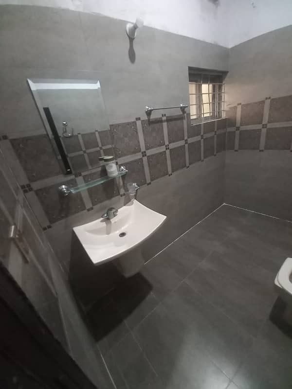 ONE KANAL UPPER PORTION AVAILABLE FOR RENT IN VALENCIA TOWN LAHORE 8