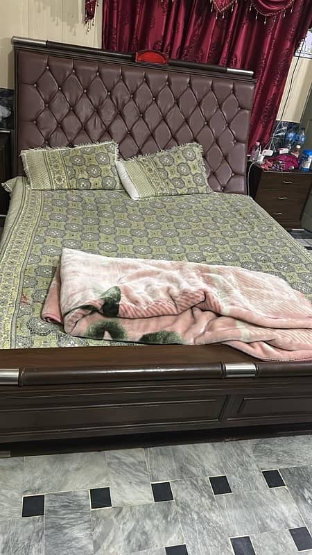 Bed set and side tables plus dresser with free chair 5