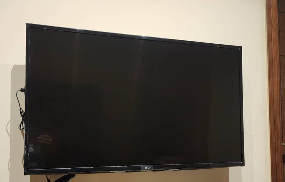 LG 43" Full HD LED TV 3