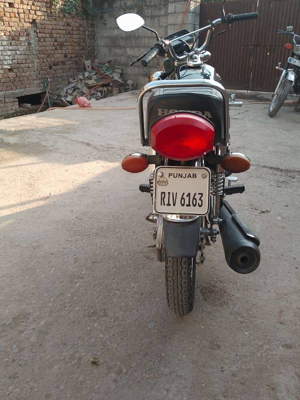 Honda CG I25 for sale. model 2020. Rawalpindi registered. 3