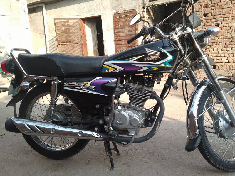 Honda CG I25 for sale. model 2020. Rawalpindi registered. 4